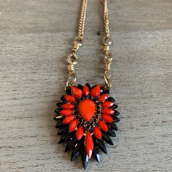 BOGO Beautiful Black & Red Necklace w/ Gold Chain - Picture 2 of 3